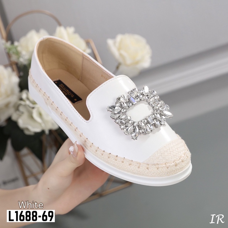 l1688-69-รองเท้าลำลองหนังนิ่ม-งานสวยมาก-จัดเลยสิค้า