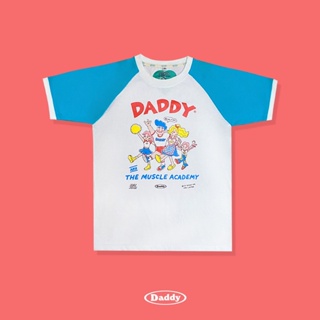 DADDY | Happy Family T-Shirt เสื้อยืดลายครอบครัวสุขสันต์ ลายพิเศษ ต้อนรับปีใหม่ สีขาว