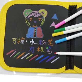 เช็ครีวิวสินค้า🎨COD🎨ชอล์กน้ําที่ลบได้ ปากกาไวท์บอร์ด ปากกาวาดภาพสี เครื่องหมายปลอดฝุ่น สไตลัสลบได้สําหรับเด็ก 9 สี
