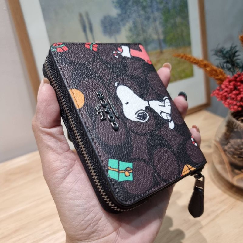 coach-peanuts-small-zip-around-wallet-in-signature-canvas-with-snoopy-woodstock-print