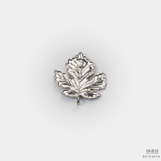 Silver Maple Leaf b/g brooch-เข็มกลัดใบเมเปิ้ลสีเงิน