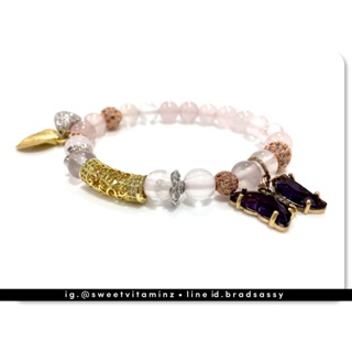 กำไลหิน โรสคอวส์ (Rose Quartz) เนื้อหินใส สีชมพูน่ารัก พร้อมตัวแต่งสุดหรู