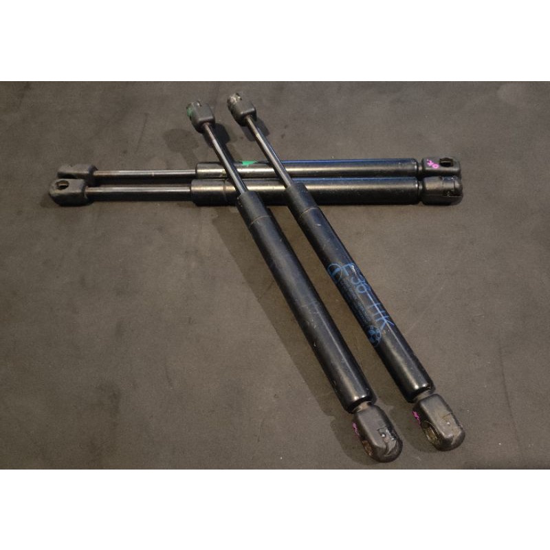 BMW e36 โช๊คฝากระโปรงท้าย แท้มือสอง | Shopee Thailand