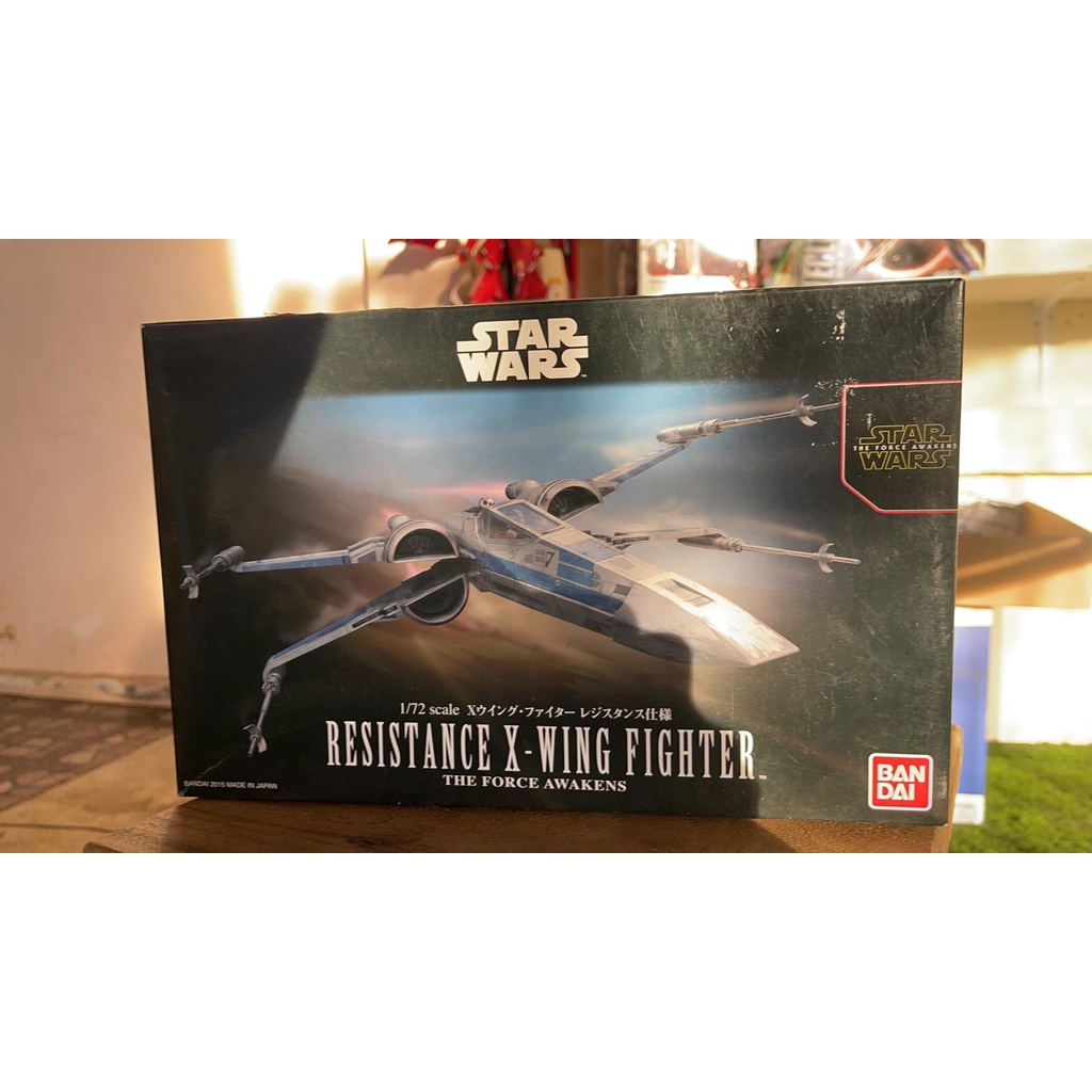 1-72-resistance-x-wing-fighter-star-wars