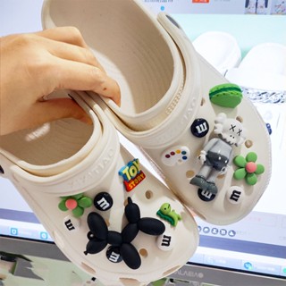 ชุดปุ่มลูกโป่ง รูปสุนัข สําหรับตกแต่งรองเท้า Crocs Jibbitz DIY