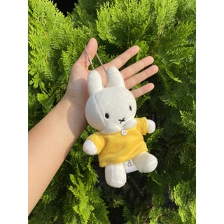 Miffy Full body Keychain (ชุดเหลือง)