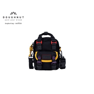 DOUGHNUT BAG : Macaroon Tiny Happy Camper Series : BLACK  กระเป๋าโดนัทกันน้ำได้ ผลิตจากผ้าไนลอน 420Dน้ำหนักเบา กระเป๋าโดนัท กระเป๋าสะพายข้าง กระเป๋า กระเป๋าผู้หญิง  (รหัสสินค้า 09620 )