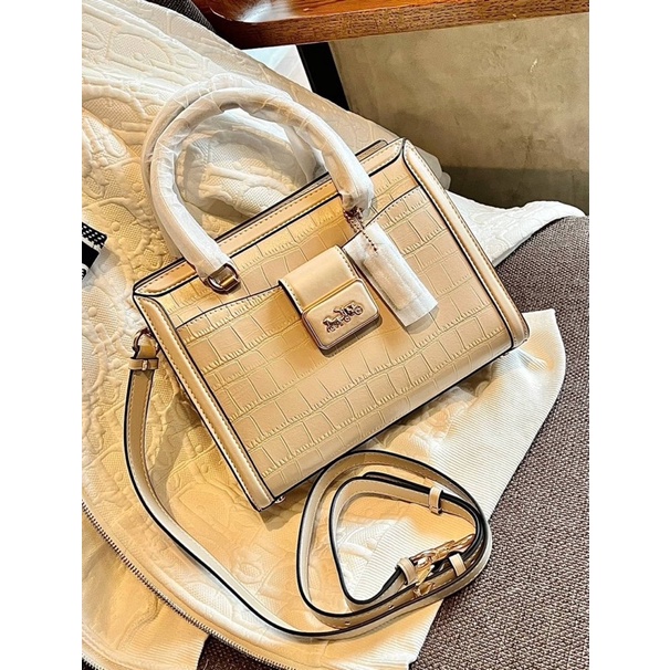 coach-grace-carryall-bag-cf389