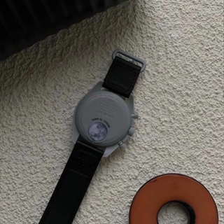 ภาพขนาดย่อของภาพหน้าปกสินค้าSwatch & OMG Co Branded Bioceramic นาฬิกาข้อมือควอตซ์แฟชั่น สายเซรามิค กันน้ํา สําหรับคู่รัก จากร้าน ihuya.th บน Shopee ภาพที่ 3