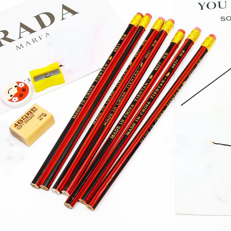 ภาพหน้าปกสินค้าดินสอ แท่งละ 1 บาท pencil พร้อมส่ง ดินสอไม้HB เกรดA พร้อมยางลบ จากร้าน dream_boutiqu_shop บน Shopee