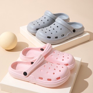 รองเท้าแตะ Crocs น้ําหนักเบา เหมาะกับเดินชายหาด แฟชั่นฤดูร้อน สําหรับผู้ชาย และผู้หญิง