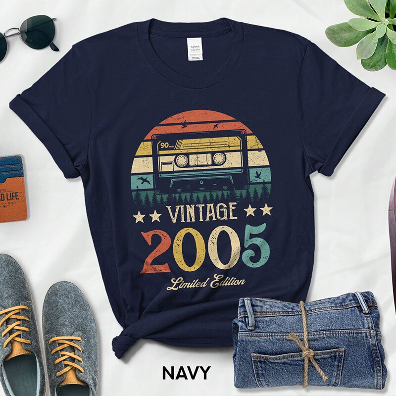 cassette-t-shirt-17th-17-years-old-birthday-party-friend-gift-black-vintage-style-year-2005-03