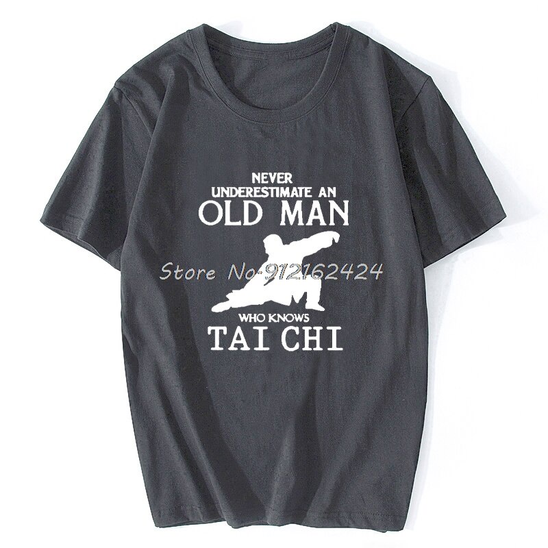 เสื้อผ้าผชเสื้อยืด-ผ้าฝ้าย-พิมพ์ลาย-chi-never-underestimate-an-old-man-who-knows-สําหรับผู้ชายs-5xl