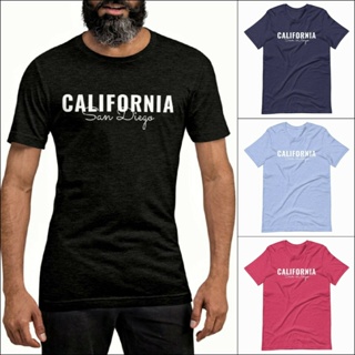 2023เสื้อยืดผ้าฝ้าย พร้อมส่ง เสื้อยืดแขนสั้น คอกลม ผ้าฝ้าย 100% พิมพ์ลายกราฟฟิค Lelaki Lengan Pendek California หลากสี แ