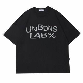 HOMEBOY เสื้อยืดผู้ชายลาย UNB.LAB