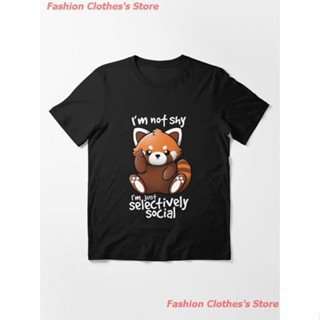 COD Shy Red Panda Essential T-Shirt การ์ตูนน่ารัก หมีแพนด้า เสื้อยืดพิมพ์ลาย ผู้ชายและผู้หญิง_01