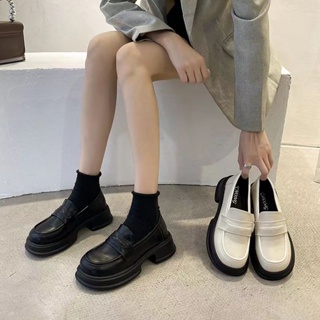 🔥Hot sale！รองเท้าหนังผู้หญิง เกาหลีย้อนยุคสไตล์อังกฤษรองเท้าไม่มีส้น รองเท้าสตรีสไตล์เกาหลี ก้นหนา 35-40