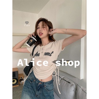 Alice  เสื้อยืด เสื้อแขนสั้น คอกลม อักษร สไตล์เกาหลีแฟชั่น 2023 ใหม่  รุ่นใหม่ สไตล์เกาหลี Unique Chic A29J0G0 36Z230909