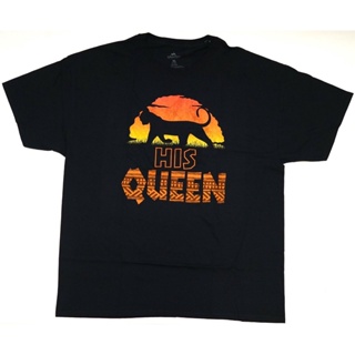 เสื้อยืดพิมพ์ลายแฟชั่น เสื้อยืด พิมพ์ลาย Parks The Lion King Nala Silhouette "His Queen" สไตล์คลาสสิก ไม่ซ้ําใคร สํ_05