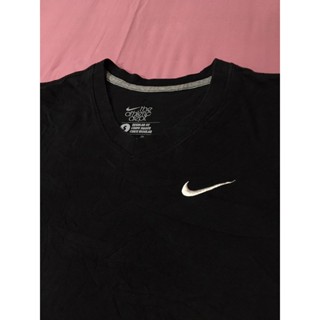 2023เสื้อยืดผ้าฝ้าย เสื้อยืดคอวีมือสอง NIKE ไนกี้ Size S มือ2 ผ้าคอตตอน