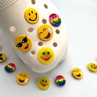 อิโมจิน่ารัก Croc Jibbits Charm Expression Jibits Pin Smiley Jibitz Crocks สําหรับผู้ชาย รองเท้า Charms อุปกรณ์ตกแต่ง