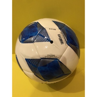 ภาพขนาดย่อของภาพหน้าปกสินค้าลูกฟุตบอล molten F5A2000 จากร้าน spl7tsi4ic บน Shopee ภาพที่ 3
