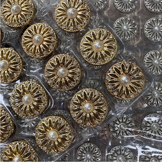 กระดุมโลหะ รูปดอกไม้ ประดับไข่มุก เพชร สไตล์โบราณ สําหรับตกแต่งชุดนอน เสื้อโค้ท 5 ชิ้น