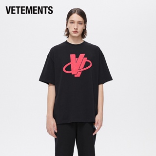 Vetements เสื้อยืดลําลอง คอกลม แขนสั้น พิมพ์ลายโลโก้ ทรงหลวม สําหรับผู้ชาย และผู้หญิง 33152010