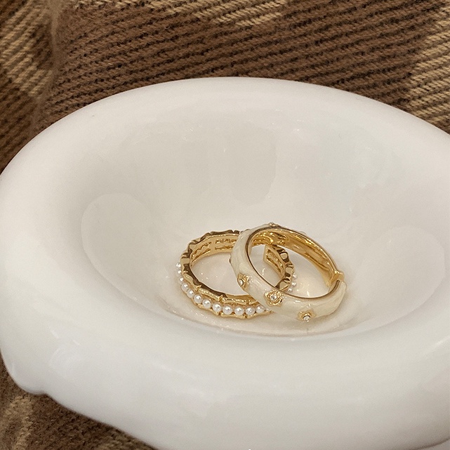 hong-kong-style-minority-design-high-grade-enamel-glazed-white-pearl-ring-womens-new-fashion-open-index-ring-2023