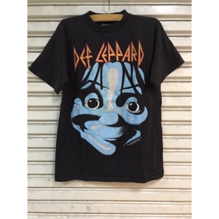 เสื้อยืด วง Def Leppard  Vintage 90 Size’ L/ XL ผ้าฟอกเก่า