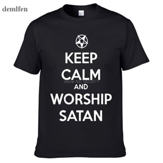 เสื้อยืดผ้าฝ้ายพิมพ์ลาย เสื้อยืด ผ้าฝ้าย พิมพ์ลาย Keep Calm And Worship Satan แฟชั่นสําหรับผู้ชาย_04