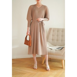 2MUAY PLEAT เดรสผู้หญิง เดรสพลีทคุณภาพ รุ่น GJO3443 10สี FREE SIZE V NECK VOLUME SLEEVE PLEAT DRESS