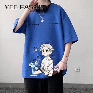 YEE Fashion Yee Fashion เสื้อยืดคอกลม แขนสั้น พิมพ์ลายการ์ตูน สไตล์ฮิปฮอป สตรีท โอเวอร์ไซซ์ สําหรับผู้ชาย เสื้อยืด เสื้อโอเวอร์ไซส์แขนสั้นสีขาว ลายการ์ตูน เเนวสตรีท คอกลม แฟชั่นสไตร์เกาหลี ins สบาย ทันสมัย fashion C28A026 37Z230910