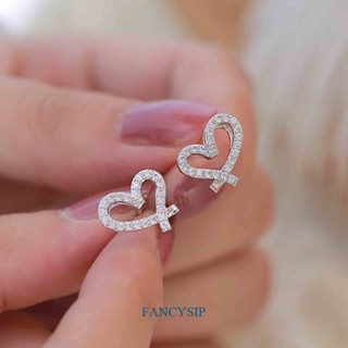 Fancysip ต่างหูสตั๊ด รูปหัวใจ ขนาดเล็ก พร้อมคริสตัล ลูกบาศก์ เพทาย สําหรับผู้หญิง สีเงิน กลวงออก รัก ต่างหู เครื่องประดับแฟชั่น