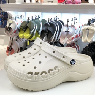 ภาพหน้าปกสินค้ารองเท้า crocs แท้ crocs classic platform BAYA clog รองเท้าเสริมส้นผู้หญิง รองเท้าไปทะเล ที่เกี่ยวข้อง
