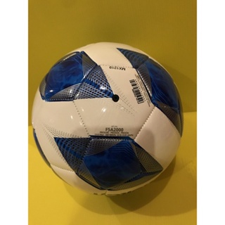 ภาพขนาดย่อของภาพหน้าปกสินค้าลูกฟุตบอล molten F5A2000 จากร้าน spl7tsi4ic บน Shopee ภาพที่ 2