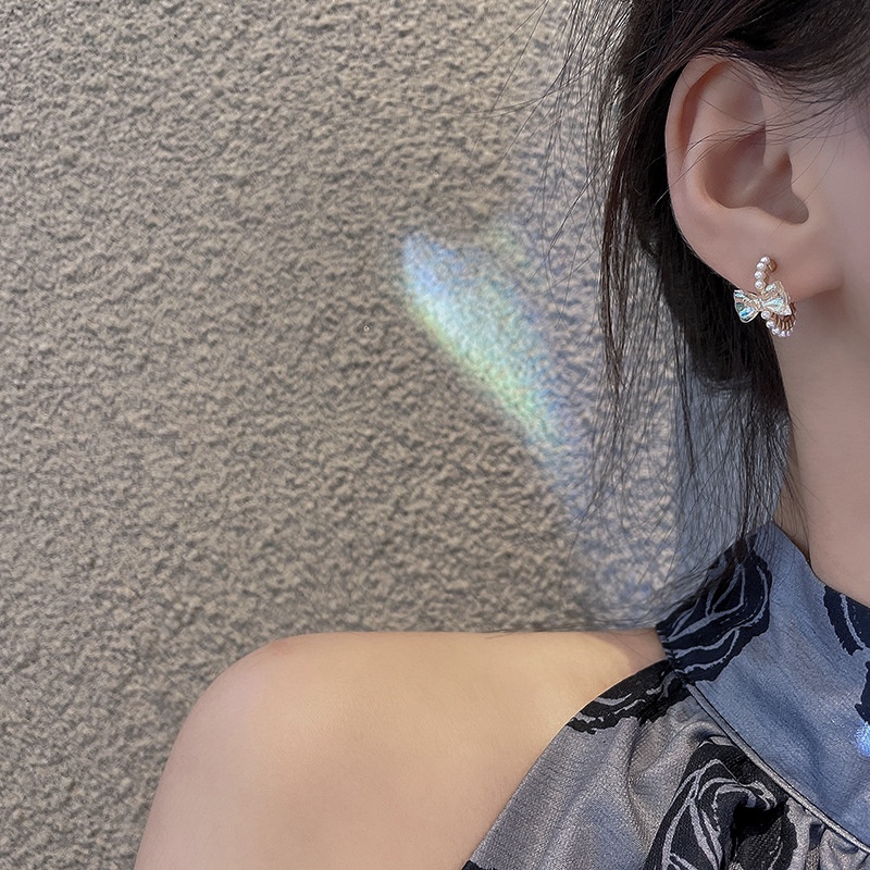 korean-c-shaped-earrings-with-colorful-bow-pearl-earrings-womens-versatile-earrings