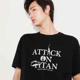 S-5XL เสื้อยืด Uniqlo X ATTACK ON TITAN | โลโก้ผ่าพิภพไททัน | เสื้อยืดแขนสั้น พิมพ์ลายกราฟฟิค Attack on Titan UT