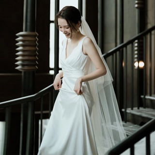 ชุดแต่งงานสไตล์เกาหลี เรียบง่าย ผ้าซาติน แฟชั่นใหม่ เจ้าสาวริมทะเล สนามหญ้า งานแต่งงาน ฮันนีมูน ภาพท่องเที่ยว ชุดเดรสสีขาว