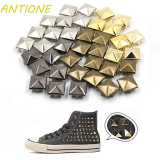 Antione หมุดโลหะ ทรงสี่เหลี่ยม พีระมิด 4 เขี้ยว สีเงิน 100 ชิ้น ต่อแพ็ก Diy