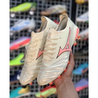 ใหม่ล่าสุดสตั๊ดสีขาวมุก⚽️ Mizune Japan🇯🇵 💯หนังวัว💯 นุ่มทนเบาแข็งแรงพร้อมกล่องสินค้าเดินทาง2-3วันตรงปกแท้💯%