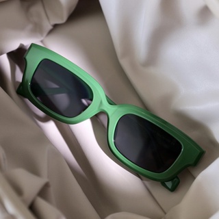 แว่นตากันแดด กรอบสี่เหลี่ยม ขนาดเล็ก สีเขียว แบบเรียบง่าย สไตล์เรโทร แฟชั่นสําหรับผู้ชาย และผู้หญิง
