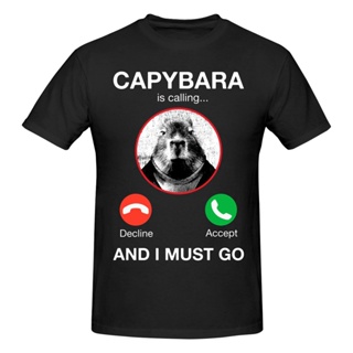 เสื้อยืดแขนสั้น คอกลม ผ้าฝ้าย พิมพ์ลาย Capybara Is Calling And I Mt Go สําหรับผู้ชาย