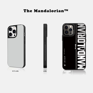 Casetify X The Mandalorian เคสโทรศัพท์มือถือแบบกระจกแข็ง ลายโลโก้ Black &amp; White สีเงิน พร้อมกล่องแกะสลักโลโก้ด้านข้าง สําหรับ IPhone 12 13 14 Pro Max