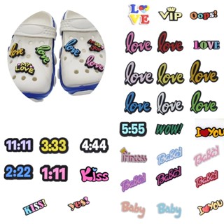 เข็มกลัด ลายตัวอักษร Kiss Word Crocs Pin Jibitz Charm Vip Oops Jibits น่ารัก เครื่องประดับ สําหรับผู้หญิง ตกแต่งรองเท้า