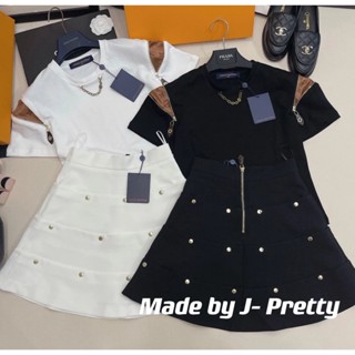 ฉลากถูกต้อง V➕23 ฤดูใบไม้ผลิ ฤดูร้อน ใหม่ สไตล์ถัก ลําลอง แขนสั้น เสื้อยืด และชุดกระโปรง