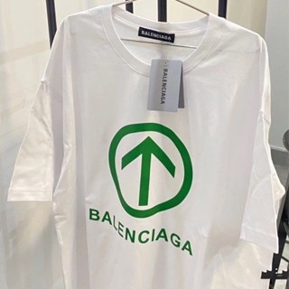 เสื้อยืดแขนสั้น ผ้าฝ้าย 100% พิมพ์ลายลูกศร สีเขียว แฟชั่นฤดูร้อน สําหรับผู้ชาย และผู้หญิง 2023