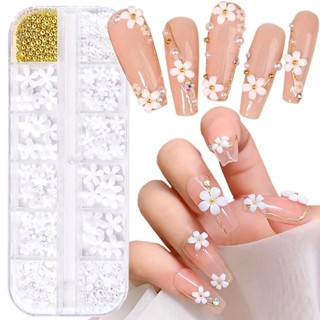 ลูกปัดมุกดอกไม้สีขาวเรซินเล็บกลิตเตอร์เลื่อม, เล็บดอกไม้ห้ากลีบเล็บ Rhinestone Design Nails