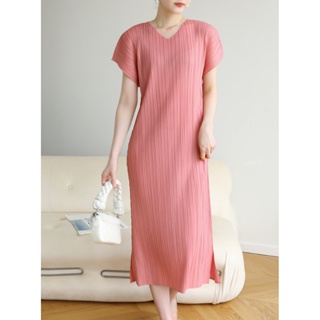 2MUAY รุ่น GJO3778 SIMPLE V NECK PLEAT DRESS เดรสผู้หญิง เดรสพลีทคุณภาพ 10สี FREE SIZE