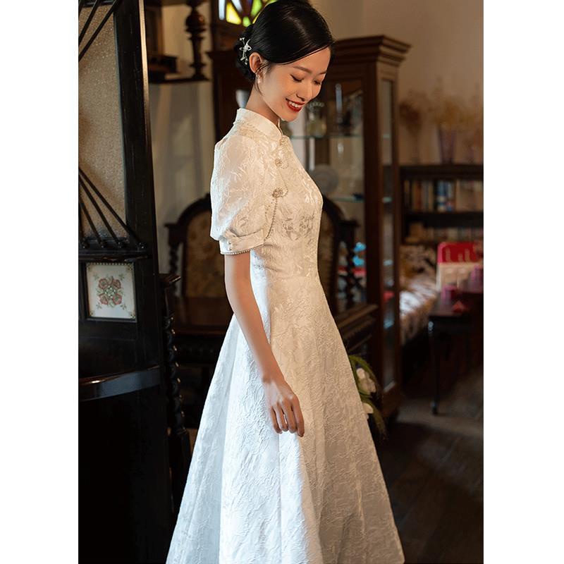 ชุดราตรีงานเลี้ยง-cheongsam-สไตล์จีนใหม่-เจ้าภาพ-คอนเสิร์ต-ประสิทธิภาพ-แฟชั่น-ชุดเดรสยาวสีขาว